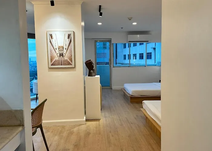 Apartment Chic Urban With Balcony & Bathtub In Poblacion *
