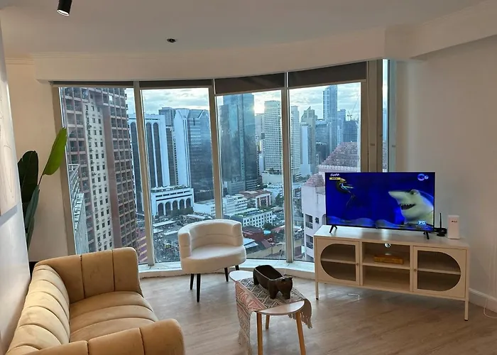 Chic Urban With Balcony & Bathtub In Poblacion Apartment *